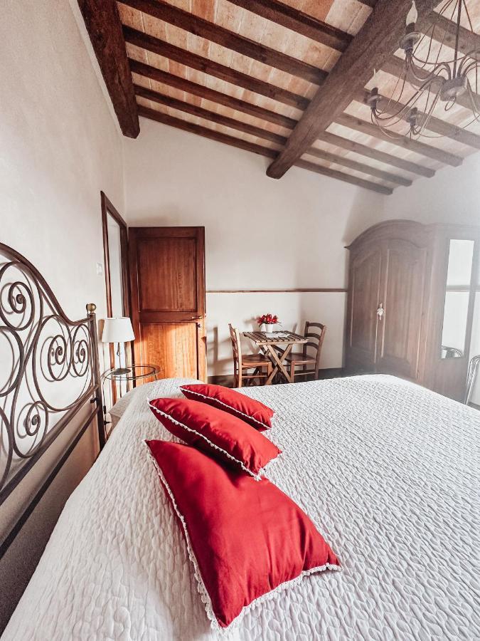Antica Torre Del Borgo Bed & Breakfast Черталдо Екстериор снимка