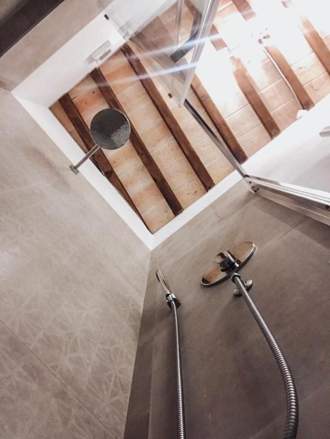 Antica Torre Del Borgo Bed & Breakfast Черталдо Екстериор снимка