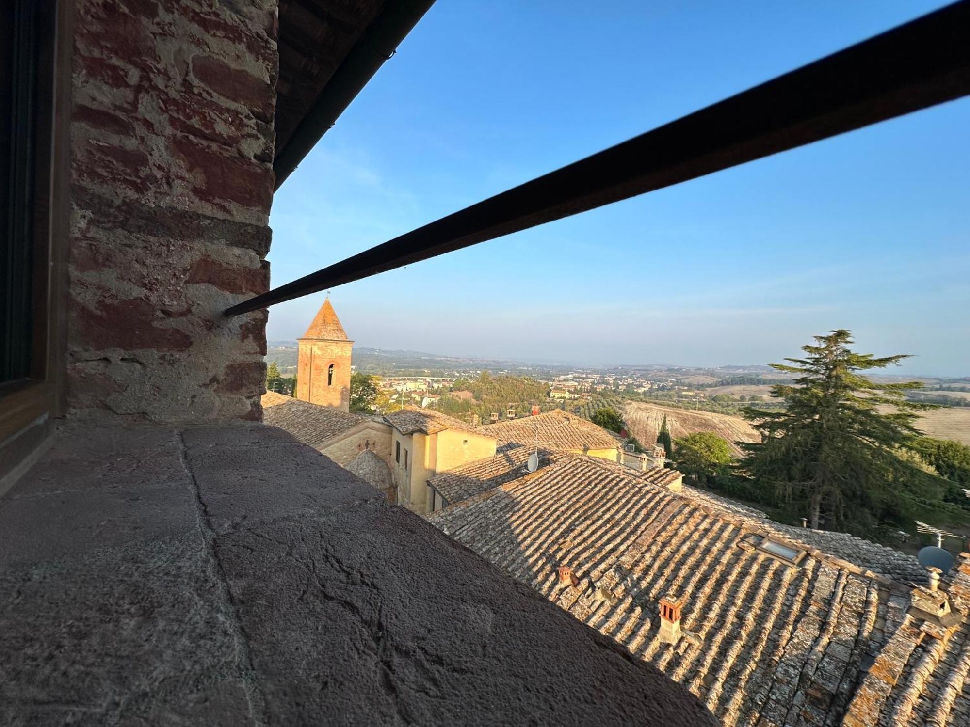Antica Torre Del Borgo Bed & Breakfast Черталдо Екстериор снимка